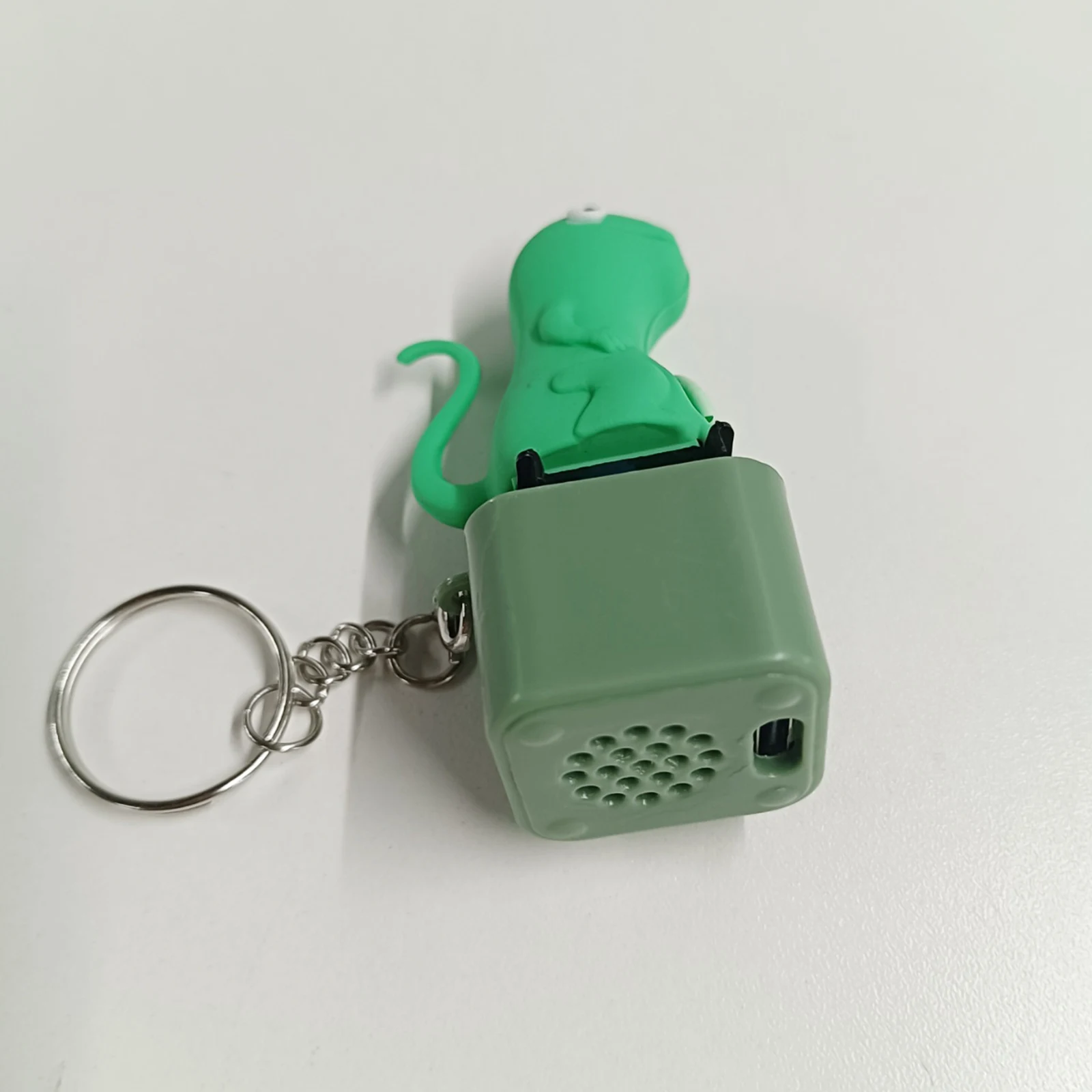 충전식 도마뱀 열쇠고리 소리 버튼/소리와 빛이 나는 귀여운 도마뱀 열쇠고리 펜던트 (성인용, 사무실 책상용, 장난 선물)