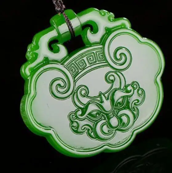 

Natural jade Tiger head Pendant statue Jasper Stone Lovers Pendant Hand engraving Green Jewelry Fashion Amulet Men Women Gifts