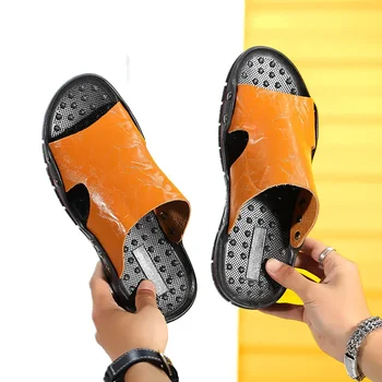 صنادل رجالية صيفية للخروج من جلد البولي يوريثان مضادة للانزلاق شباشب ماركة عالية الجودة صنادل حمام غير رسمية للرجال