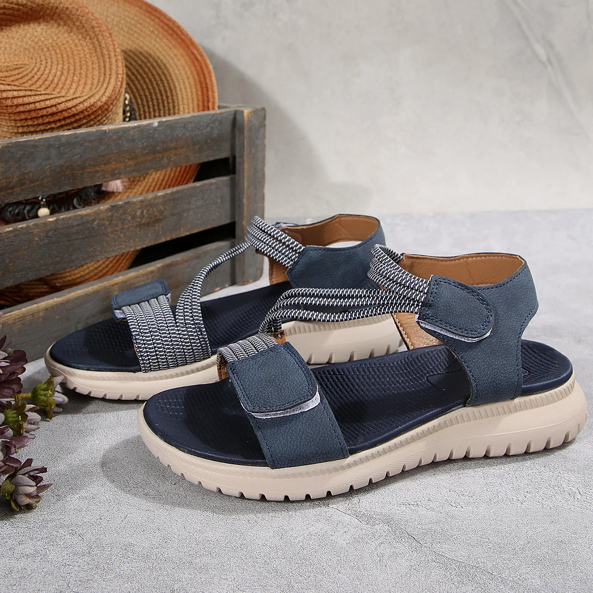 2026 Damen Neue Modische Elegante Sandalen Sommer Outdoor Sport Strand Keilabsatz Höhenerhöhende Bequeme Offene Zehenschuhe – Detail 4