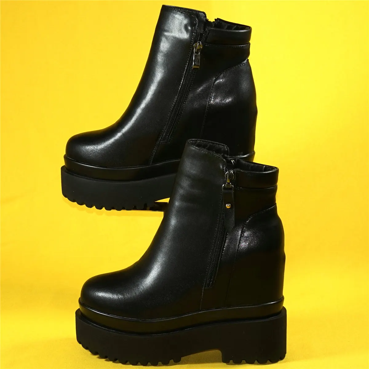 

2023 Fashion Sneakers Women Black Genuine Leather Super High Heels Pumps Female Round Toe Platform Motorcycle Boots Casual Shoes