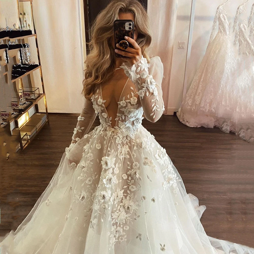 

Deep V-Neck A Line White Wedding Dresses Lace Appliques Tulle Long Sleeves Floor Length Bridal Gown Court Train Vestido De Novia