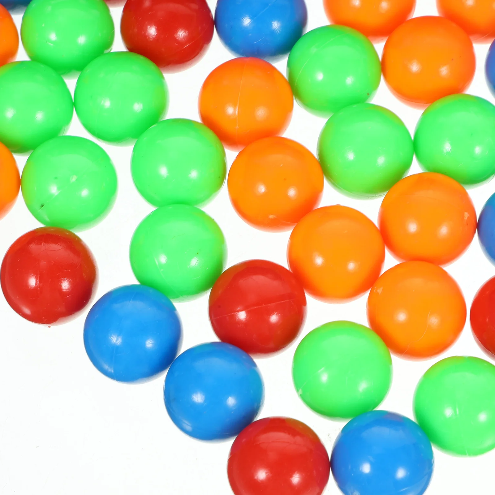 About 120pcs Game Replacement Balls Plastic Colorful Games Beads Game Toy (Random Color) Beans Beans Bead