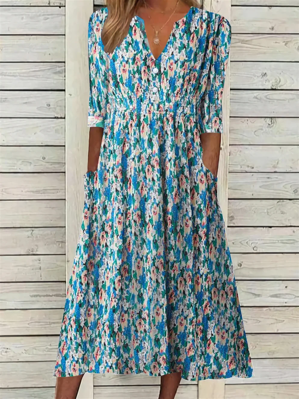 

Plus Size Women's Short Sleeve V-neck Blue Floral Printed Midi Dress