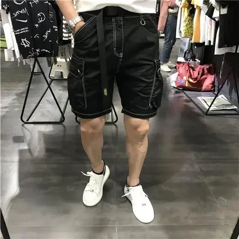 thumbnail image 1 of Pantalones cortos para hombre, multibolsillos, negros, talla grande, pantalones cortos cargo para hombre, pantalones cortos holgados Harajuku de gran tamaño, ropa de moda 2024, ropa de calle, 1 of 5