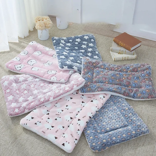 Flannel Pet Sleeping Mat Dog Bed Cat Litter Puppy Bed Dog Sofa Lovely Mattress Cushion for Small Large Dog Blanket Pet Supplies 2