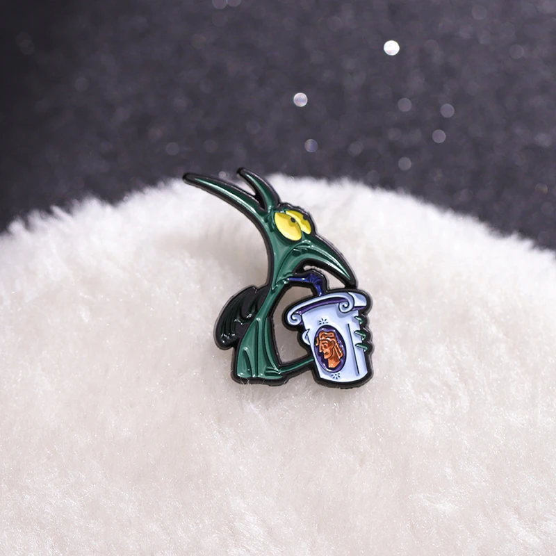 Cartoon Anime Herkules Panik trinken Soda Brosche Emaille Pin benutzer definierte kreative Tier Abzeichen Revers Shirt Zubehör Schmuck Geschenk – Detail 7