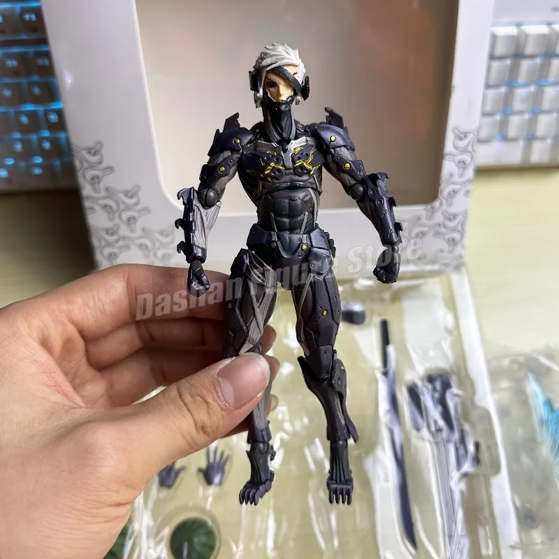figmaソリッド・スネーク リボルテック雷電 figmaソリッド・スネーク リボルテック雷電