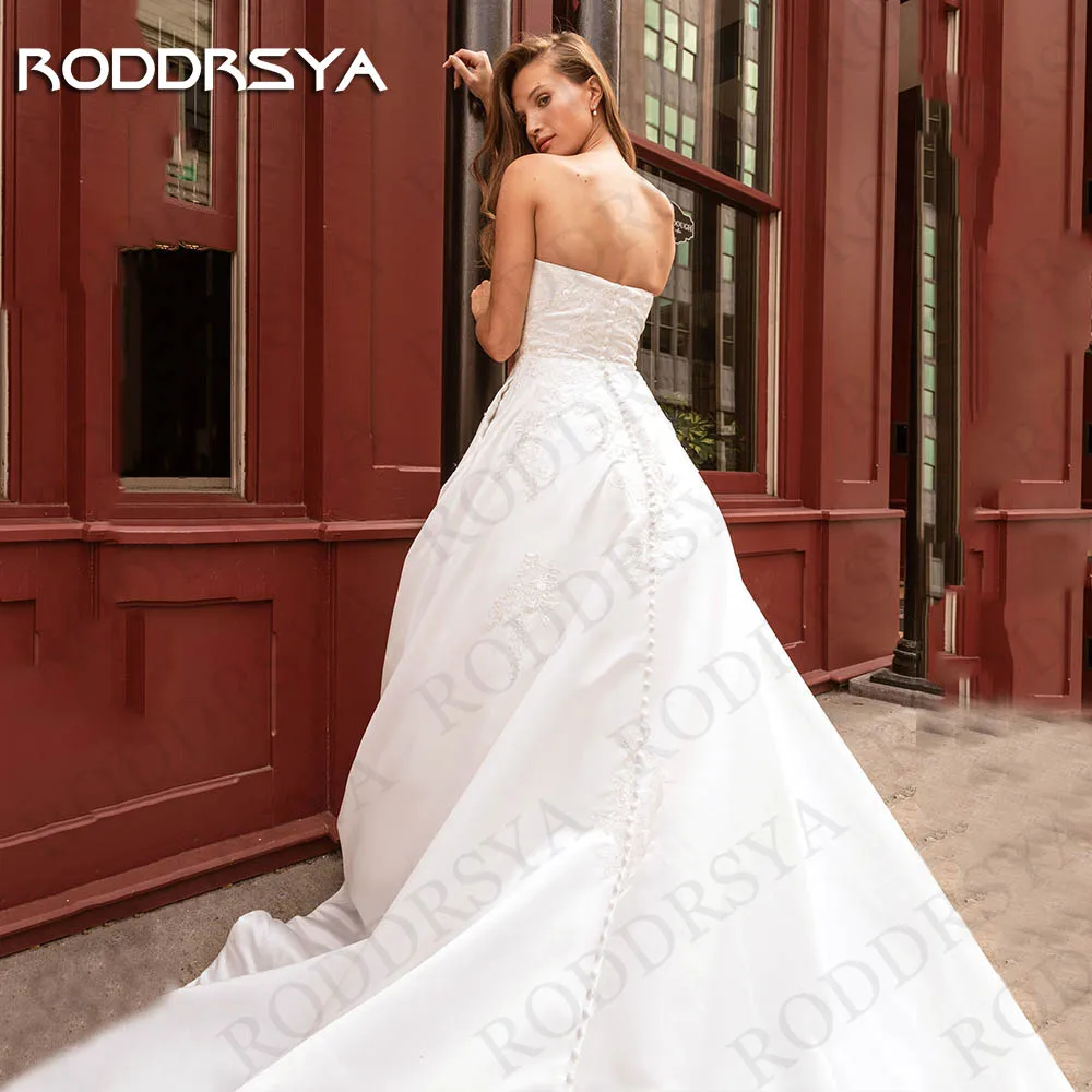 Рисунок 3 - Женское свадебное платье без бретелек RODDRSYA