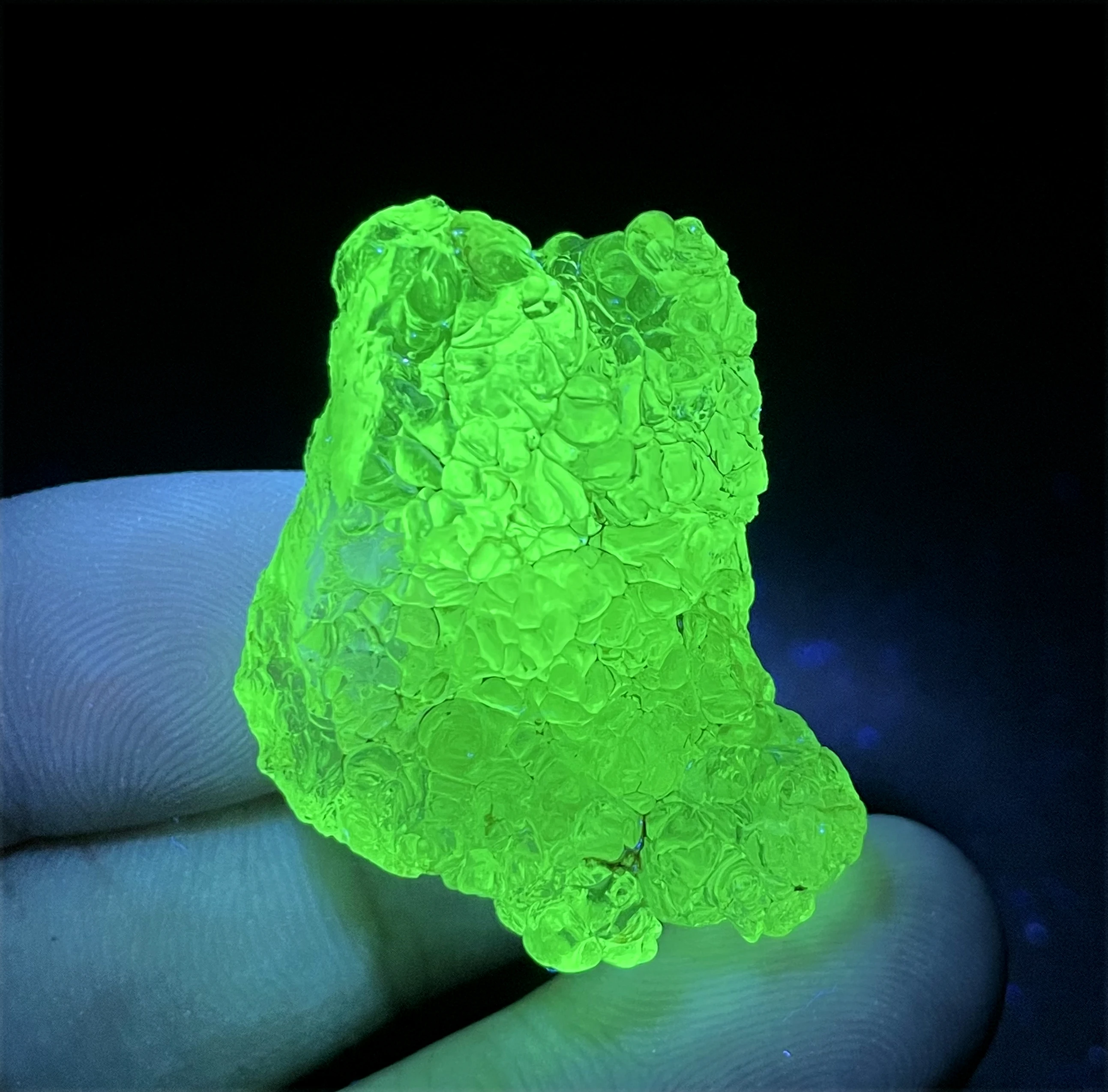 

BIG! 100% natural Mexico Green Fluorescence Hyalite (Glass Opal) mineral specimen quartz