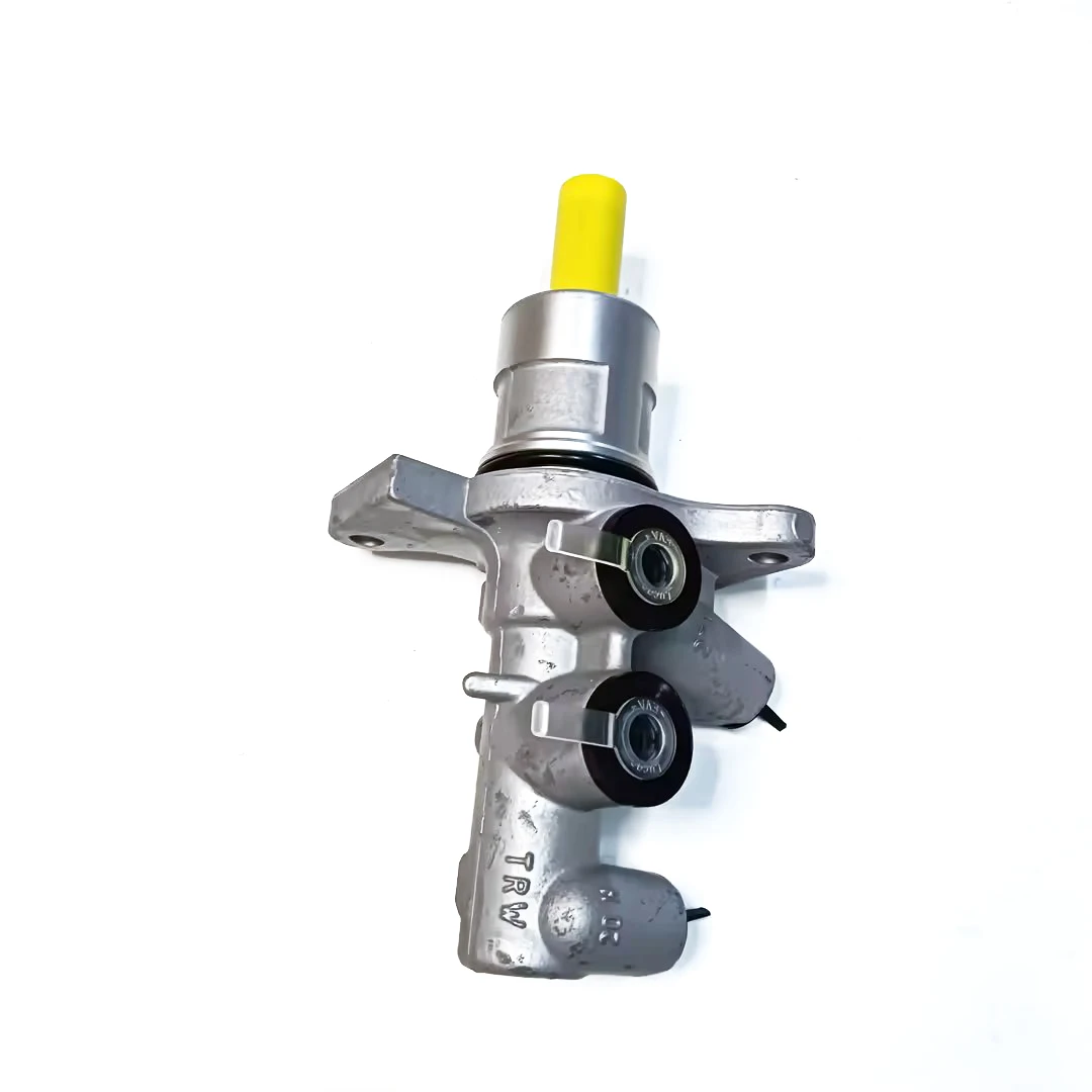 LR014385 Car Parts Brake & Safety Systems Brake Master Cylinder For Land Rover Range Rover (02-09)