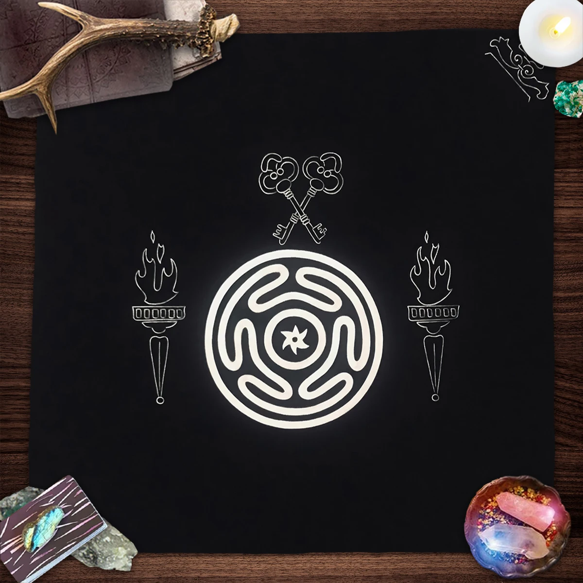 Hecate Goddess Tarot Tablecloth Tarot Spread Witch Altar Cloth For Tarot Readings Divination Pendulum Ritual Mat Board Game Pad 2