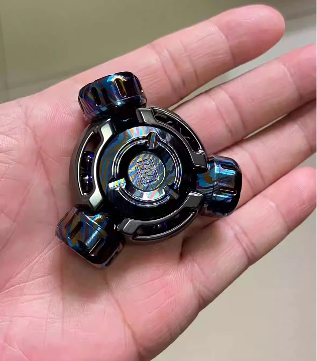 

Used EDC HL Bad Praying Mantis 2.0 Zirconium Material+Titanium Horse Accessories Fingertip gyroscope Decompression toys