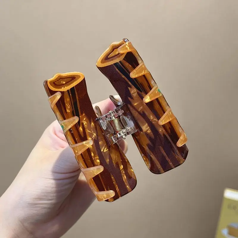 Elegant Acrylic Leaf and Animal Hair Claw Clip