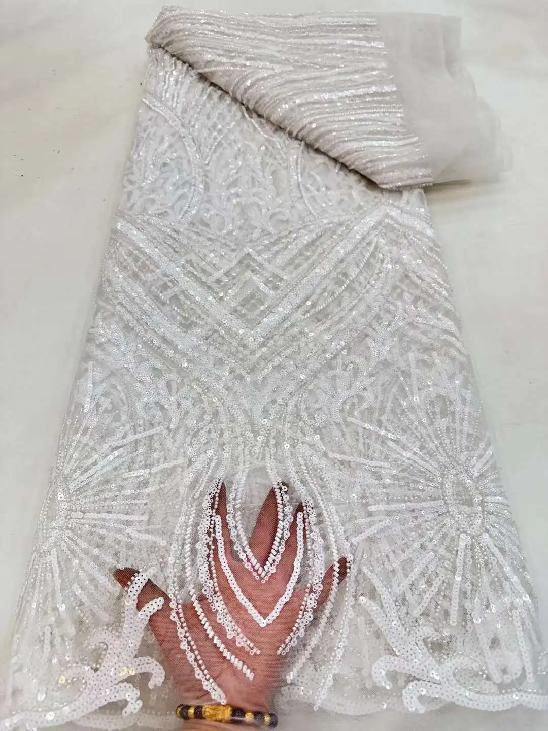 

White Latest Nigerian Lace Fabrics Fashion Women African Tull Lace Luxury Handmade Beaded sequins Fabrics For Wedding 5Yards