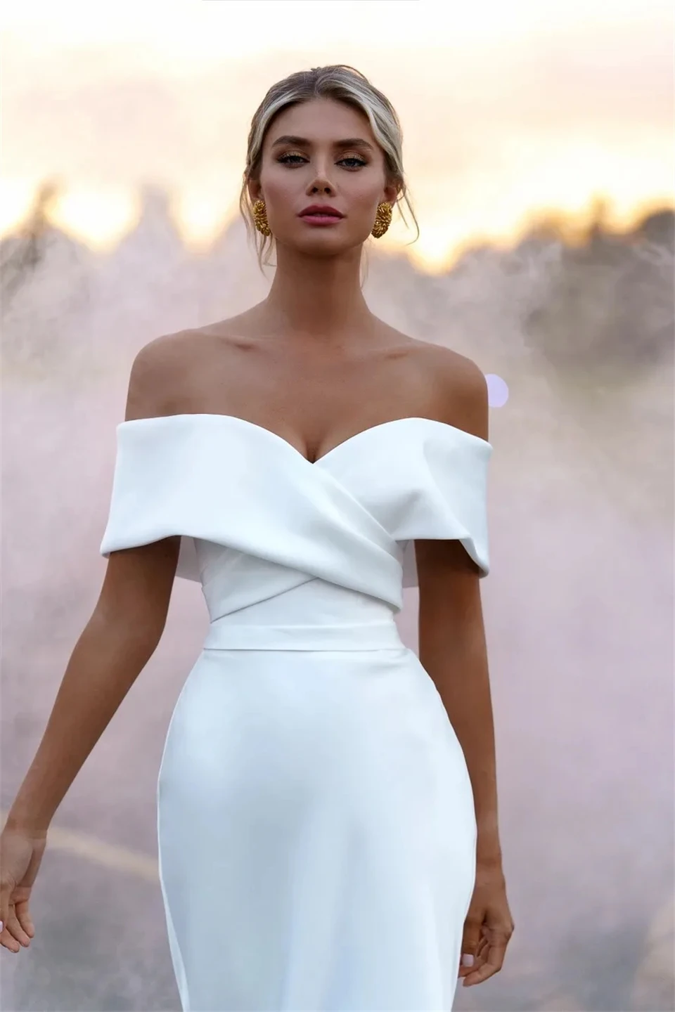 Elegant Boat Neck Off Shoulder Satin Simple Wedding Dresses 2024 Criss-Cross A-line Court Train Floor Length Bridal Gowns