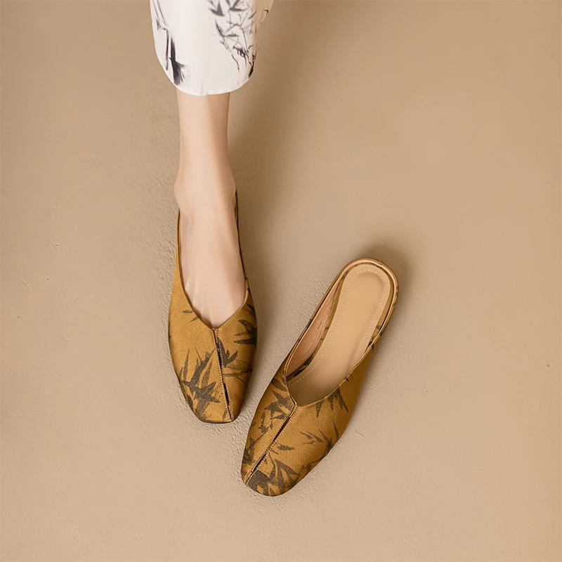 2024 Women Square Head Hollow Flat Heeled Sandals Female Package Head Set Toe Gold Mules Ladies Half Drag High Quality Shoes