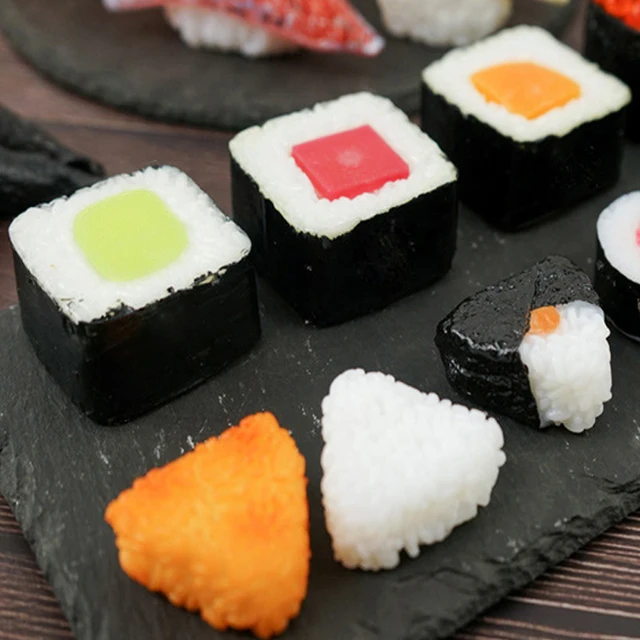 Szimuláció Sushi Mesterséges Lazac Onigiri Modell Tengeri Moszat Rizs Tekercs Hamis Ételfotózás Kellékek Dekorációs Gyerekek Játékok - Image 3