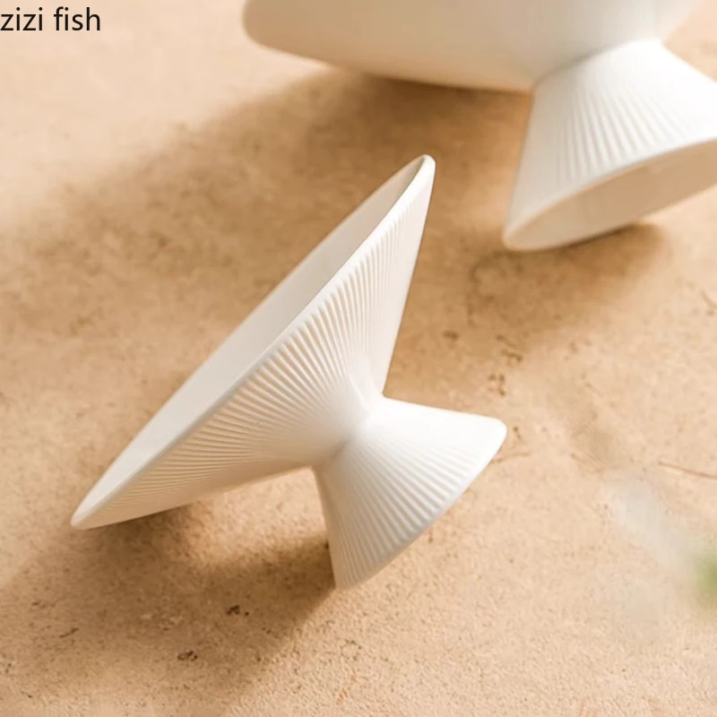 White Ceramic High Footed Plate Serving Dish Dessert Sushi Plate Pasta Dish Salad Molecular Cuisine Restaurant Tableware