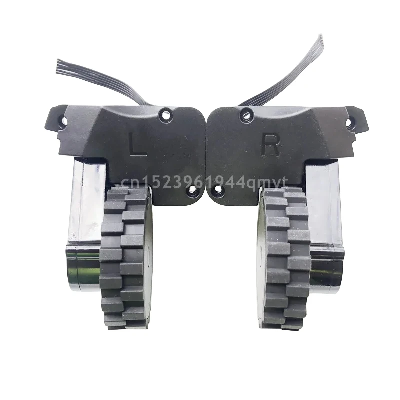 

Робот-пылесос с правым или левым колесом