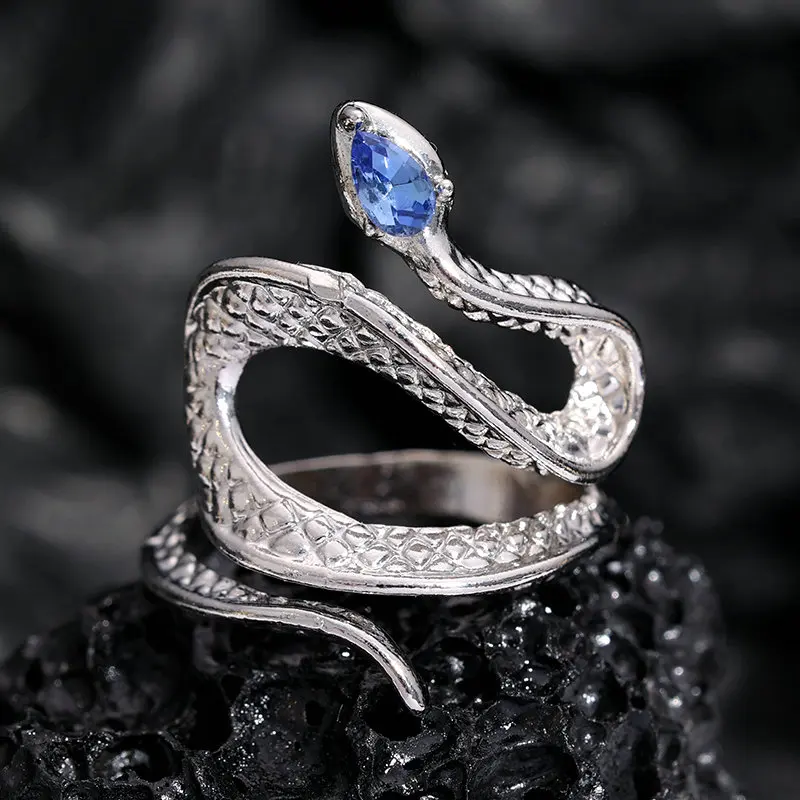 European American Style Snake Ring Woman Blue Diamond Snake