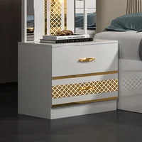Suite de chambre de luxe avec lit + armoire + commode à bordure dorée géométrique 4