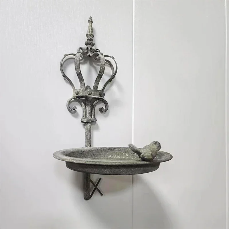 

Wall Mounted Crown Bird Feeding Basin Garden Terrace Ironwork Decorative Ornaments Outdoor Rust Colored Bird Disc Flower Rack