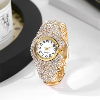 Uma versão coreana de relógio feminino elegante e versátil com pulseira de quartzo embutida com diamantes leves e luxuosos 1