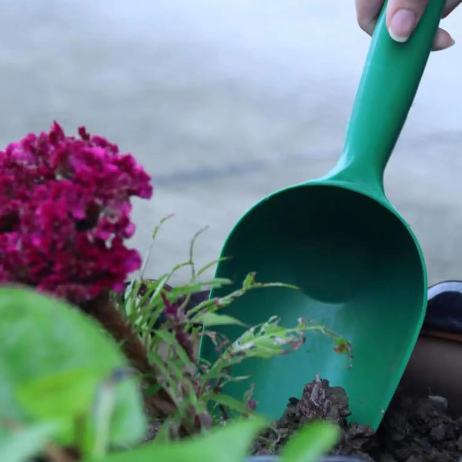 Garden Scoop Multi-function Soil Plastic Shovel Spoons Digging Tool Cultivation