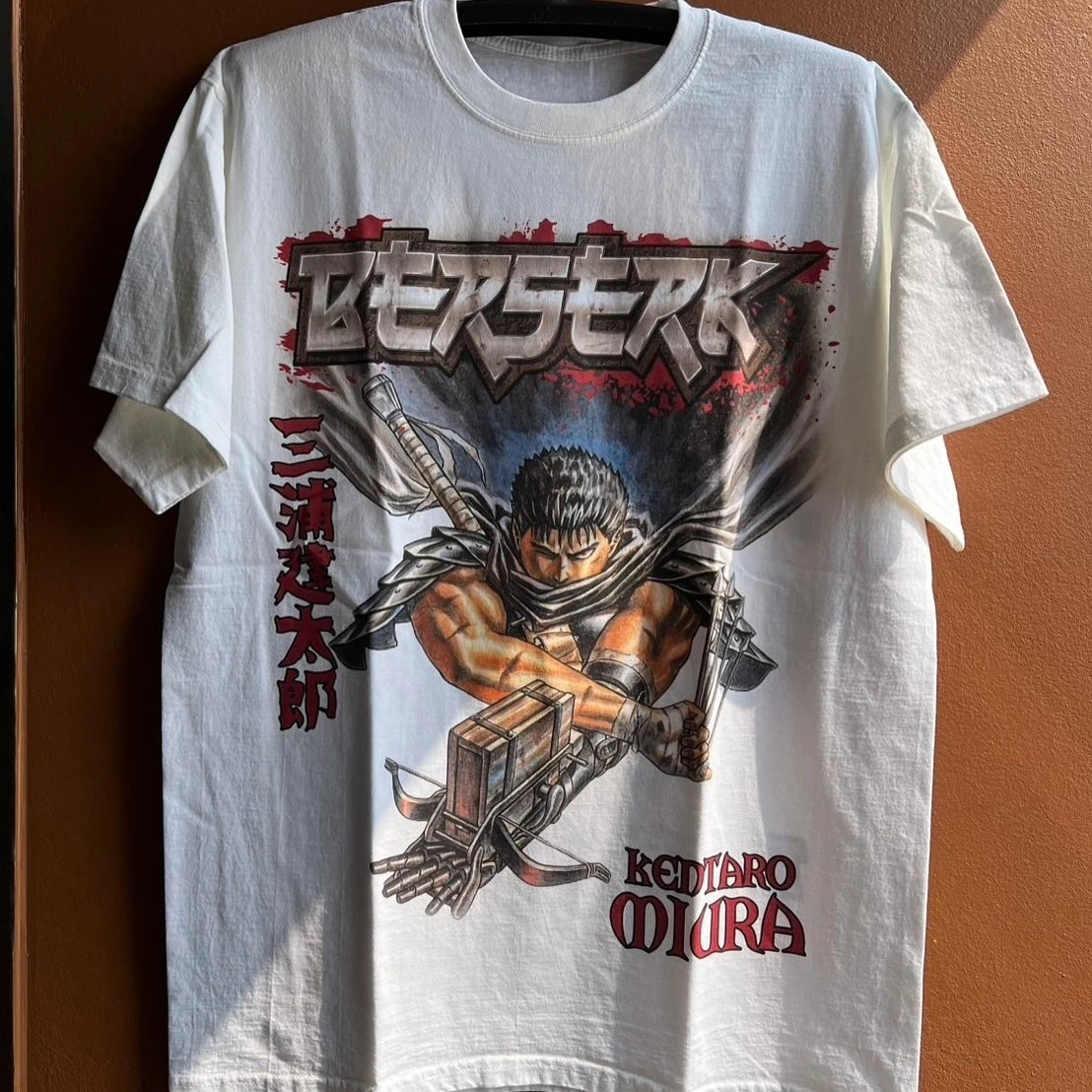 Vintage Berserk Guts Japanisches Anime-Manga-Grafik-T-Shirt aus Baumwolle für Männer und Frauen, Sommer-Streetwear