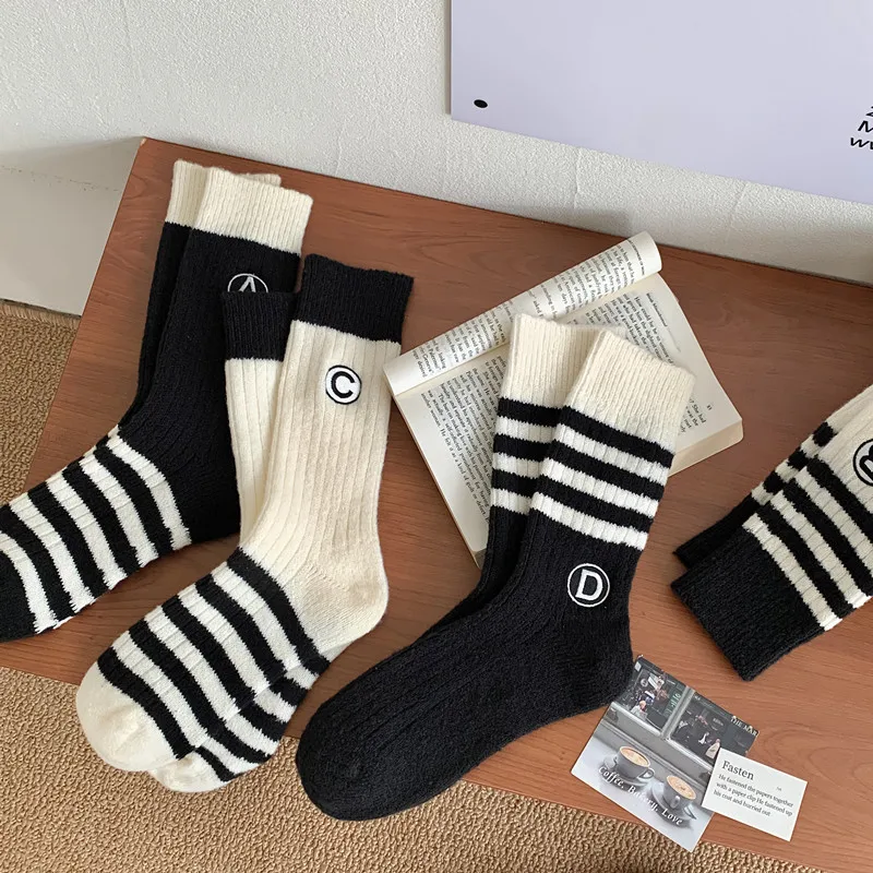 Autumn-winter Embroidered Alphabet Wool Socks for Women Thickened Warm Mid-tube Socks Collegiate Style Cashmere Pile Socks