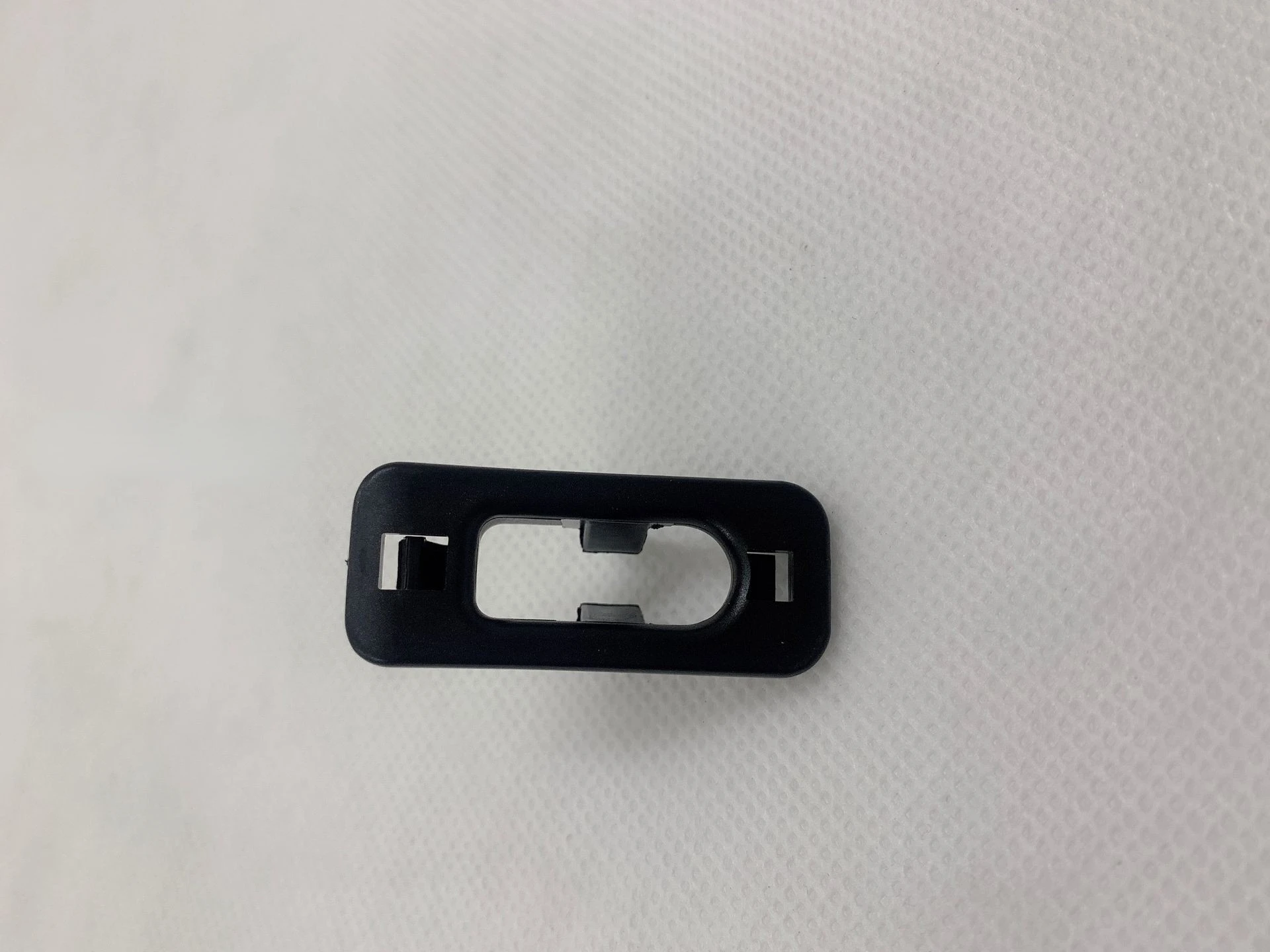 

Для крышки капота Mercedes-Benz Viano Vito с фиксированным зажимом пластиковая пряжка с поддержкой верхнего клея 2101-5286