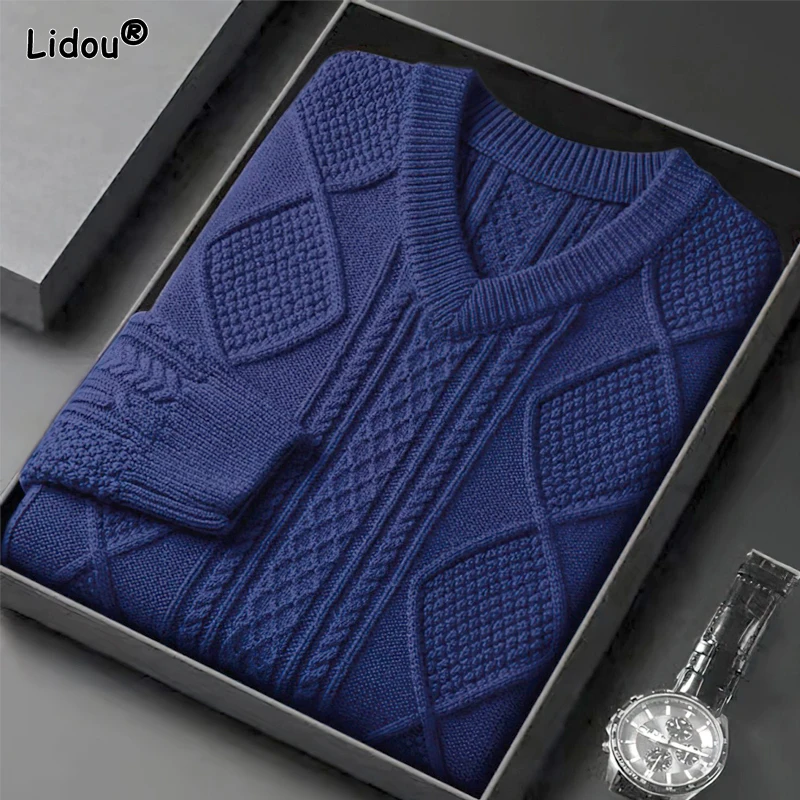 2023 New Autumn and Winter High-end Pullover Chicken Heart Neck Jacquard Long Sleeved Casual Loose and Thickened Men's Sweater