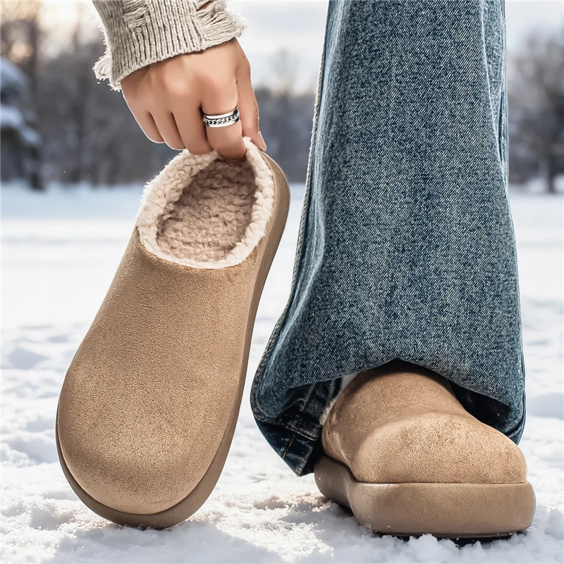 Winter Men's Casual Slippers: Fashionable Fleece Anti-slip Soft-soled Mules for Both Indoor and Outdoor Warmth and Comfort
