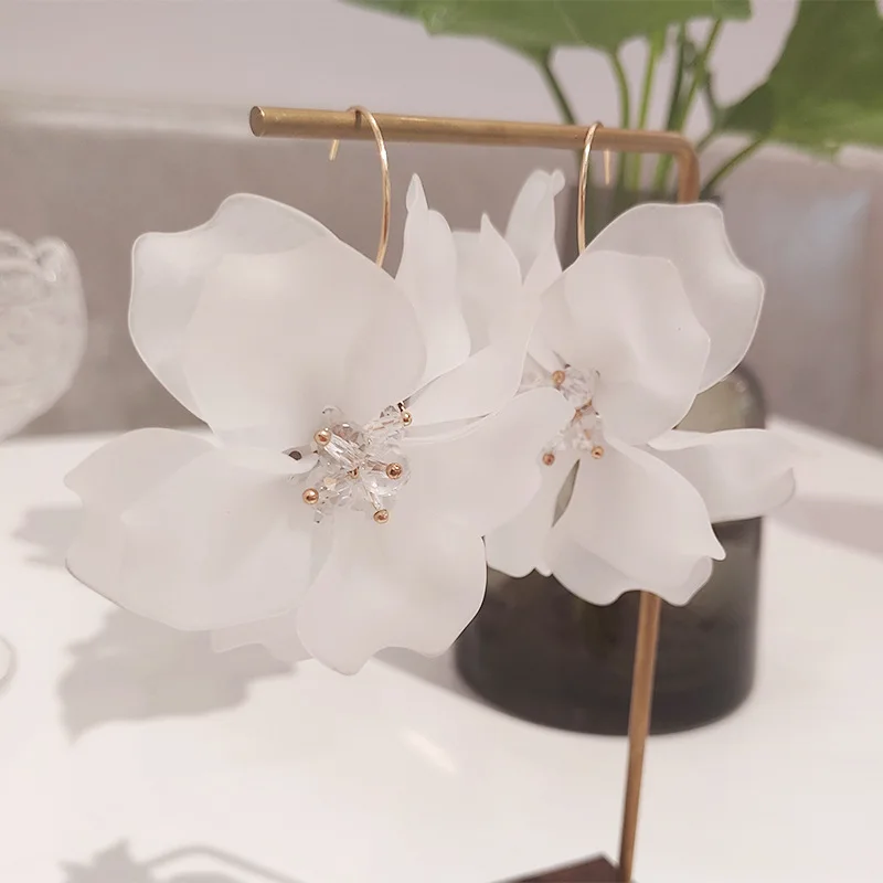 Dangle Earrings Drop Earrings Flower Earrings Acrylic Earrings Crystal Earrings Minar Exaggerated White Acrylic Flower Earrings Clear Crystal Floral Petal Large Drop Earrings for Women Statement Jewelry Gifts