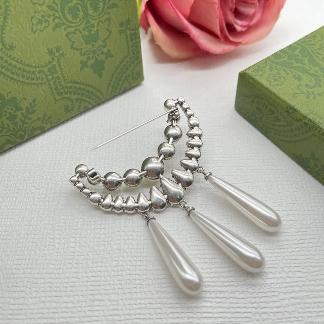 European and American popular pearl brooch