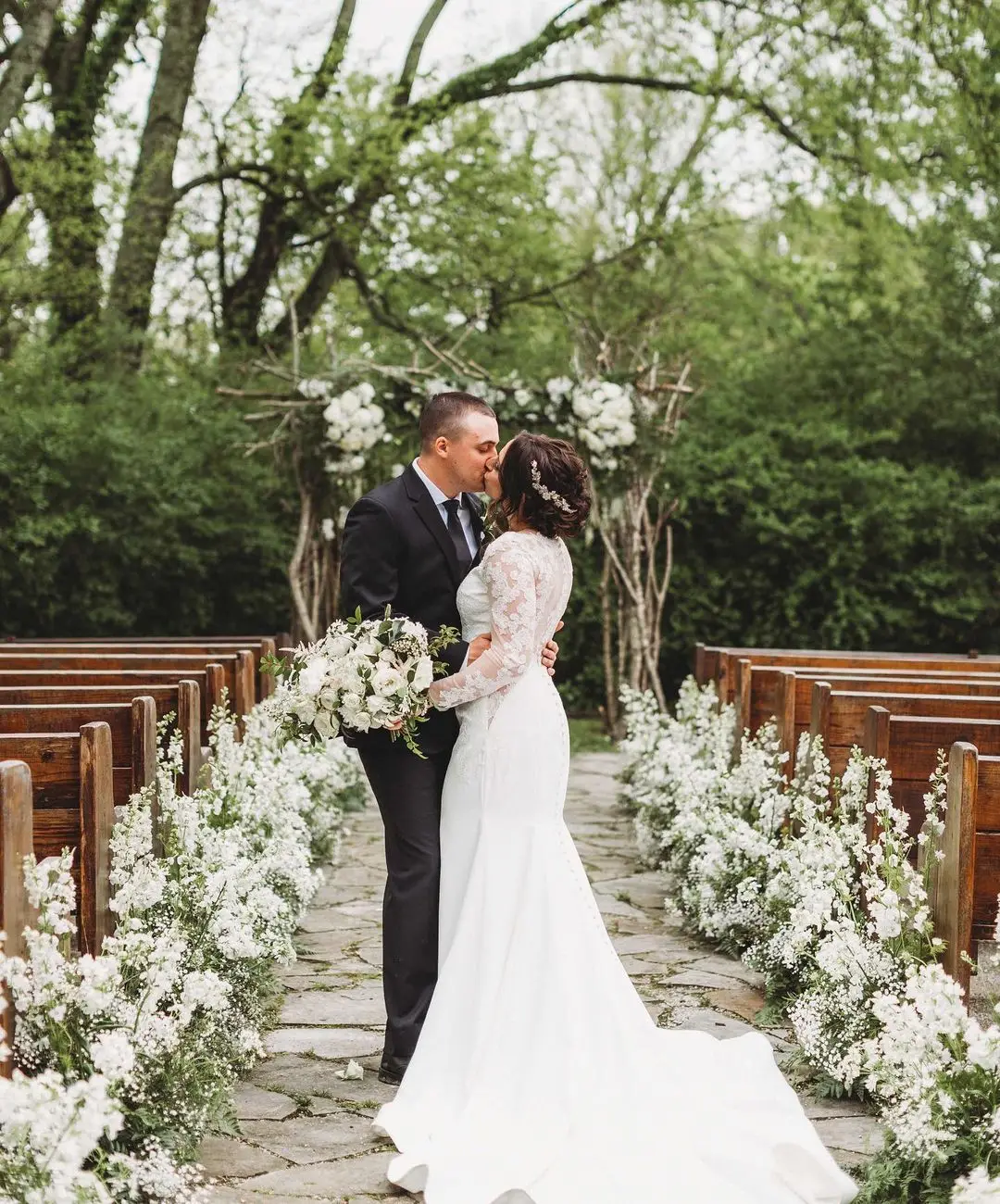 

Шифоновое кружевное свадебное платье в пол, с открытой спиной