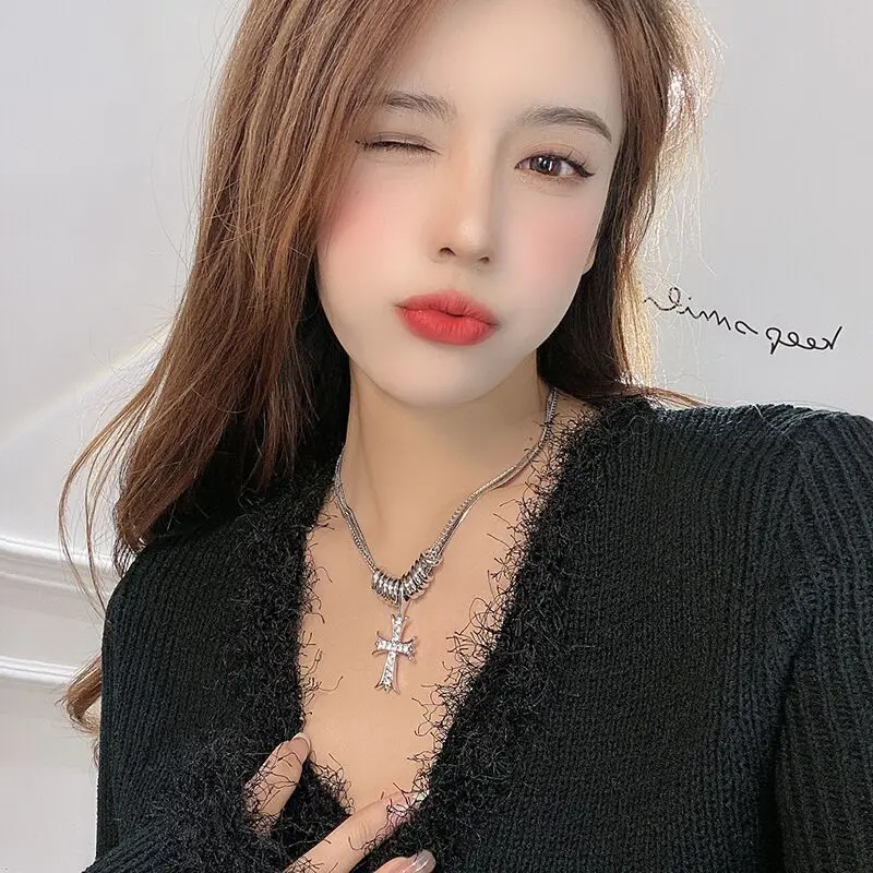 New Fashion Hip-hop Retro Cross Pendant Double-Layer Necklace for Women Luxury Jewelry Original Winter Sweater Collarbone Chain