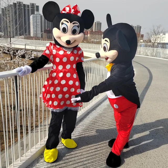 Disney Realistic Mickey Mouse Cartoon Character Mascot Costume Adult  Walking Show Costume Advertising Event Party Gift Surprise