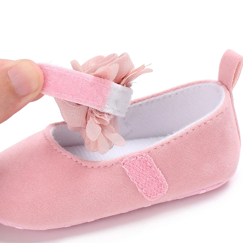 Fashionable New Spring And Autumn Baby Girl Princess Shoes Casual Fabric Sole Butterfly Bow Soft Soled Toddler Walking Shoes