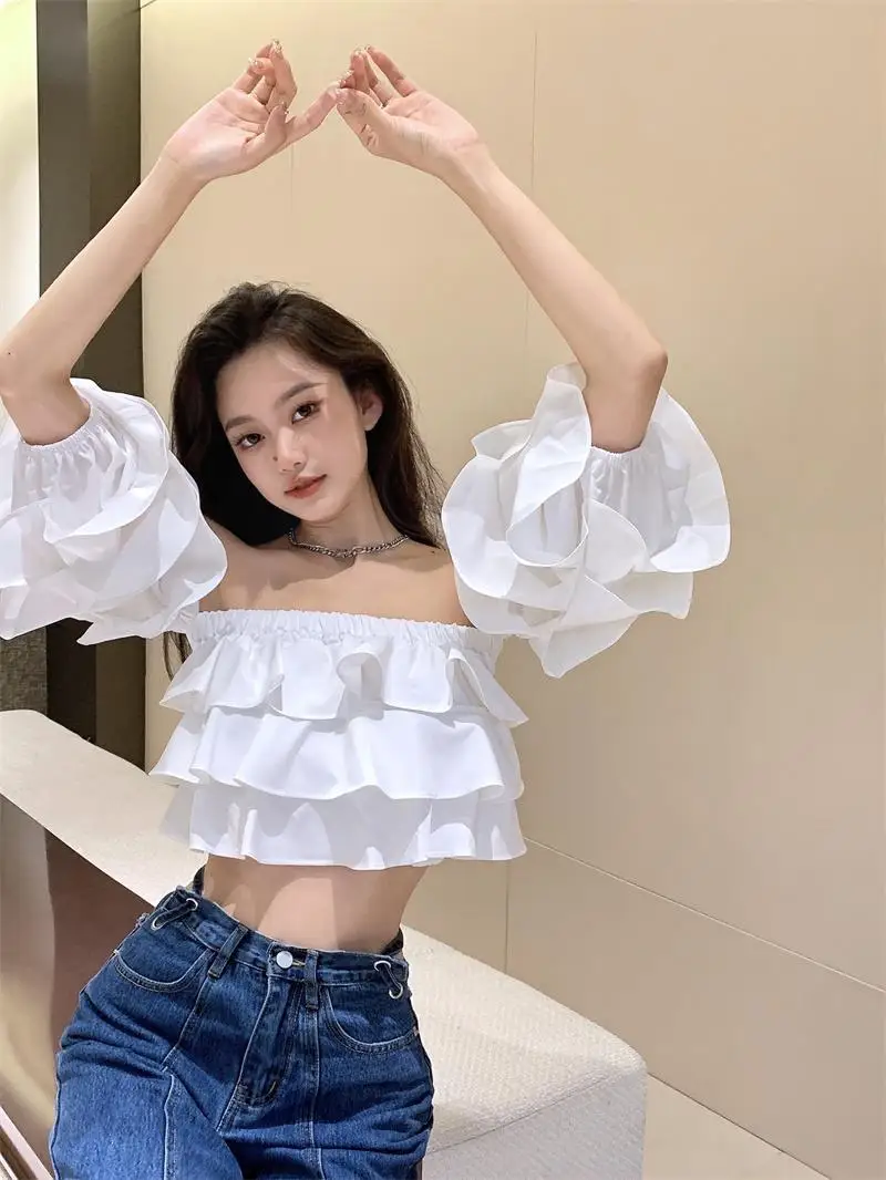 Blusa coreana con hombros descubiertos para mujer, blusa corta con volantes apilados, camisa de diseñador de verano de manga corta de gasa sexy, nueva