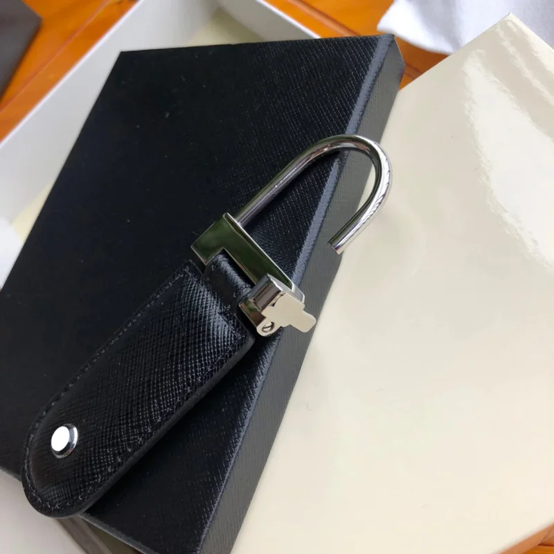 PJS Luxury MB Blue Black Cross & Lychee Patterns Leather Key Chain 316 Stainless Steel U-shaped Ring Classic Keychain With Box