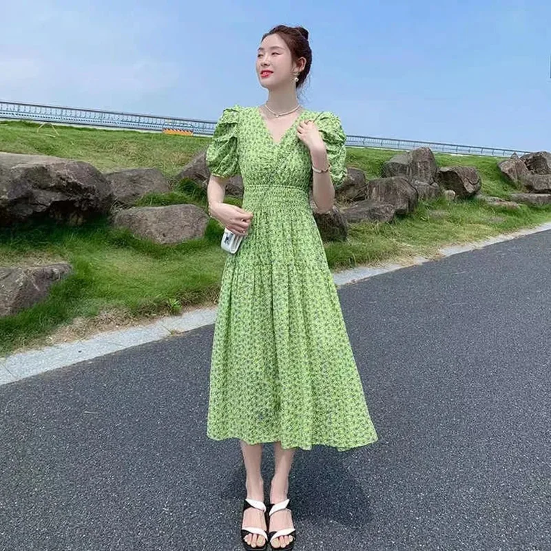 

Женское платье с V-образным вырезом, зеленое платье с пузырьковым рукавом и тонким цветочным принтом, лето 2023