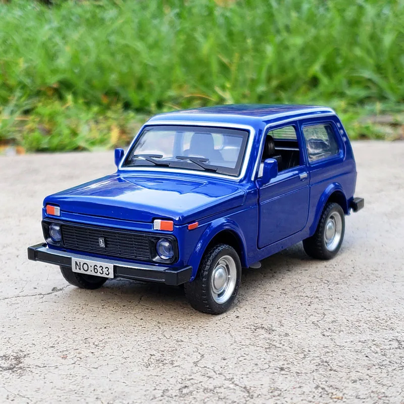 1/32 Russian LADA NIVA Alloy Model Car Diecasts Metal Pull Back Music Light Car For Children Toys Vehicle Free Shipping