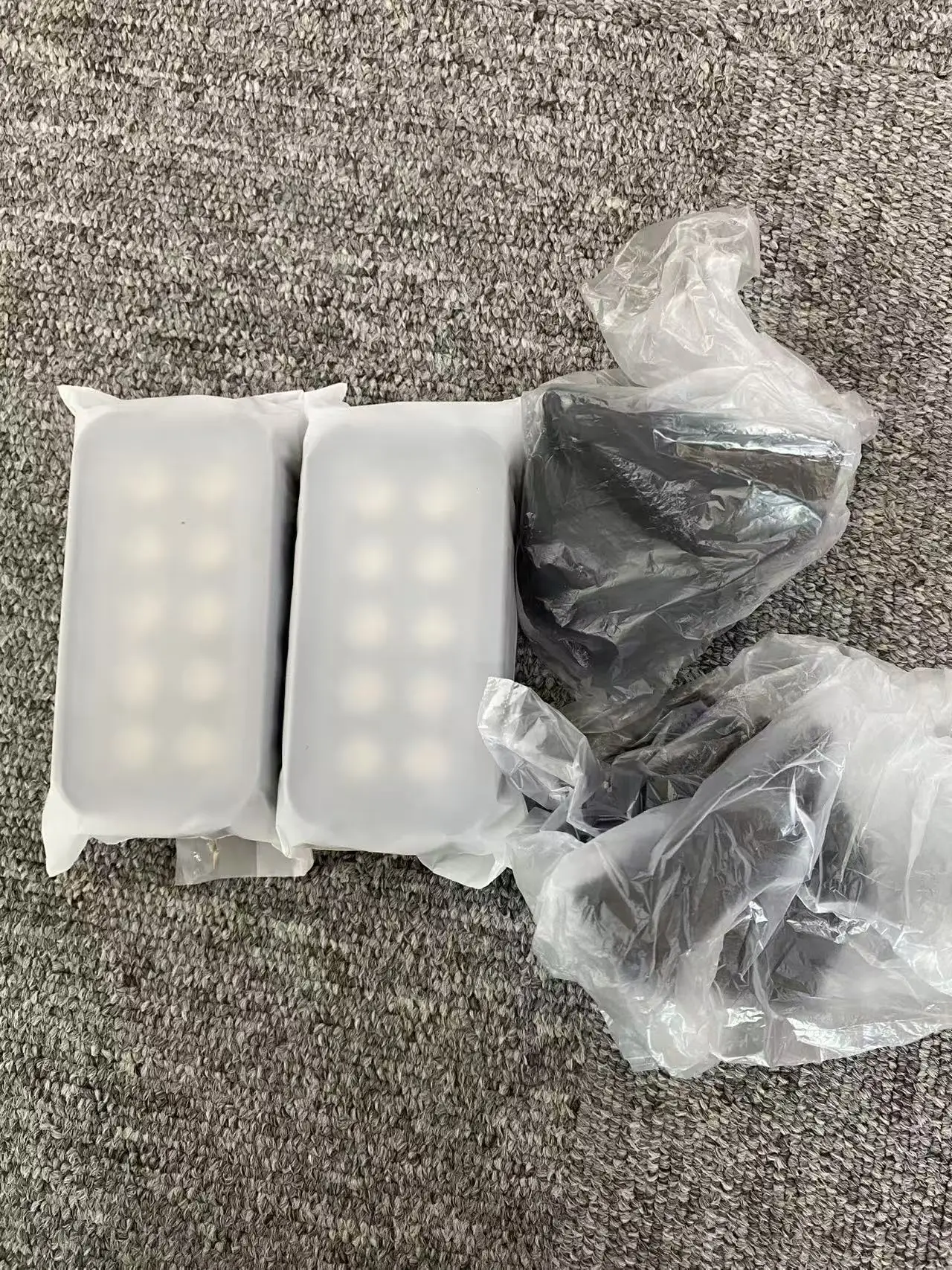 Détail du kit lumière nuit AGRAS T50 T60 T25P pour drone DJI Agras - Lot A, montrant les fixations et câbles.