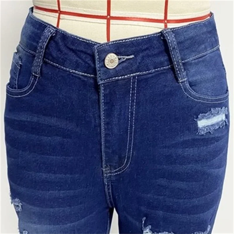 Рисунок 3 - Модные женские облегающие бриджи на весну и лето