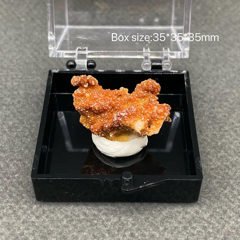 100%  Natural Vanadinite  Mineral Specimens Stones and Crystals Healing Crystal+Box size:35*35*35mm