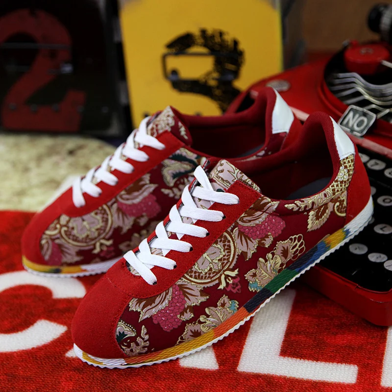 

Fashion Ethnic Style Mens Suede Sneakers Breathable Red Running Shoes Jogging Shoes Men Casual Sneaker Comfortable Mens Trainers