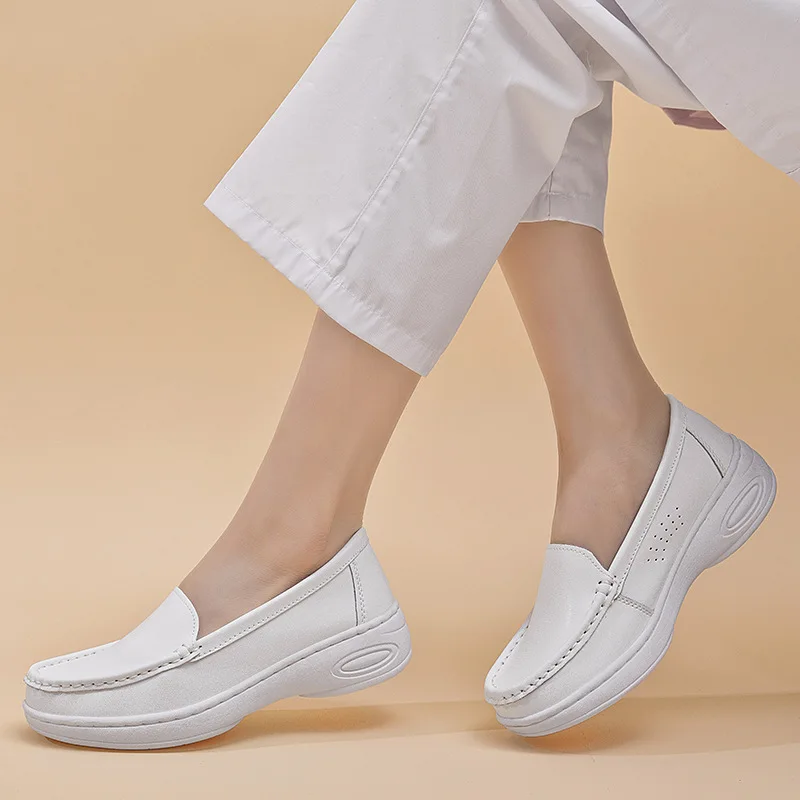 Hospital men's white nurse shoes comfortable soft soled leather shoes Flat heel elastic sole casual shoes work shoes