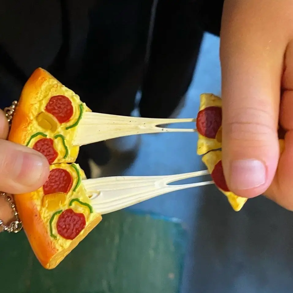 

Brushed Pizza Key Chain Funny Imitation Real Toy School Bag Pendant Gift Key Chain Toy